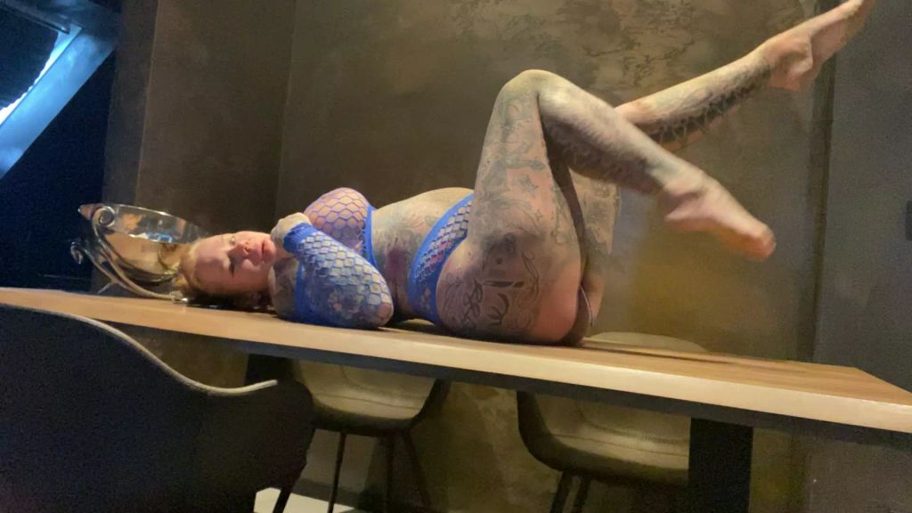 sexy foto nr. 1 von milchtitten SPRITZEN KOMM LECK SIE UND SPRITZ SIE VOLL