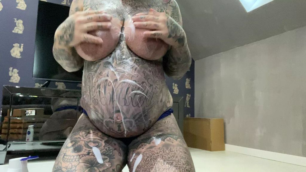 sexy foto nr. 7 von SPRITZT DU MIR GEIL AUF MEINER FETTEN WAMPE