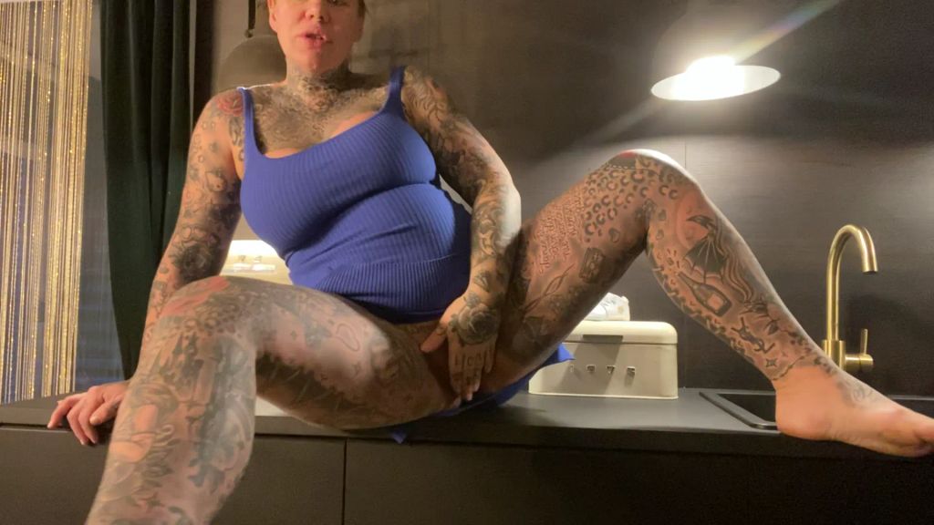 sexy foto nr. 1 von SRY BABE FICK NIE NE GHETTOFTZE