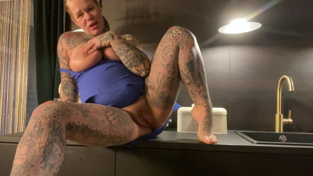 sexy foto nr. 4 von SRY BABE FICK NIE NE GHETTOFTZE