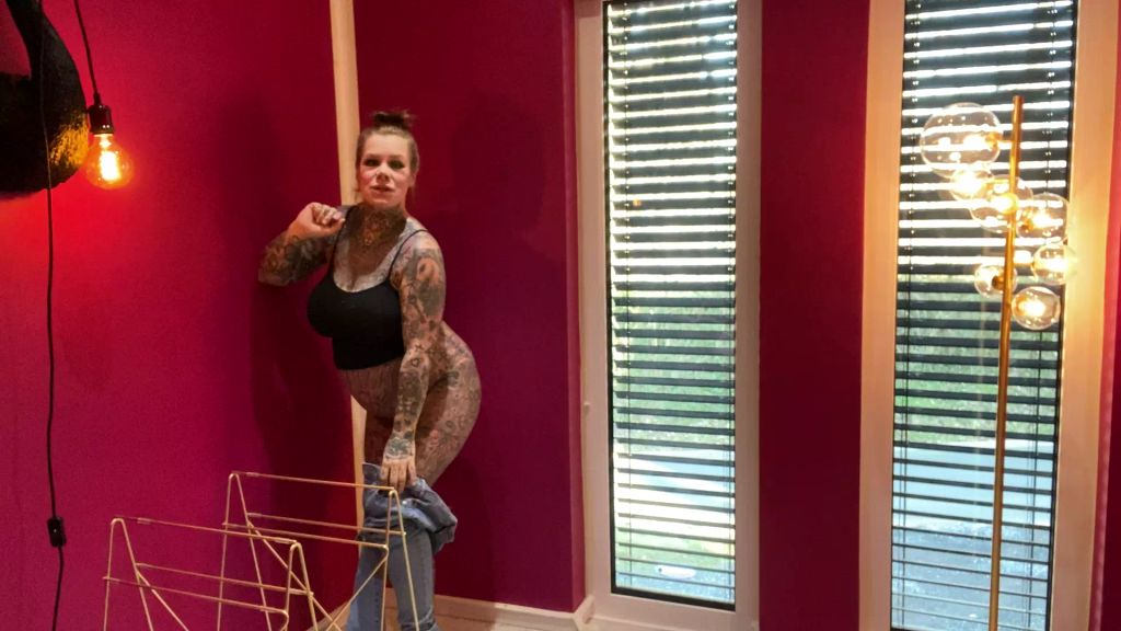 sexy foto nr. 1 von im a work bitch I HCHSCHWANGER BEIM HANDWERKEN EINGEPISST