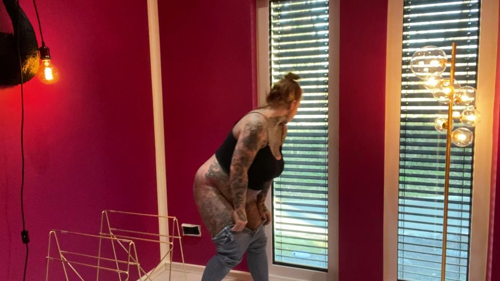 sexy foto nr. 2 von im a work bitch I HCHSCHWANGER BEIM HANDWERKEN EINGEPISST