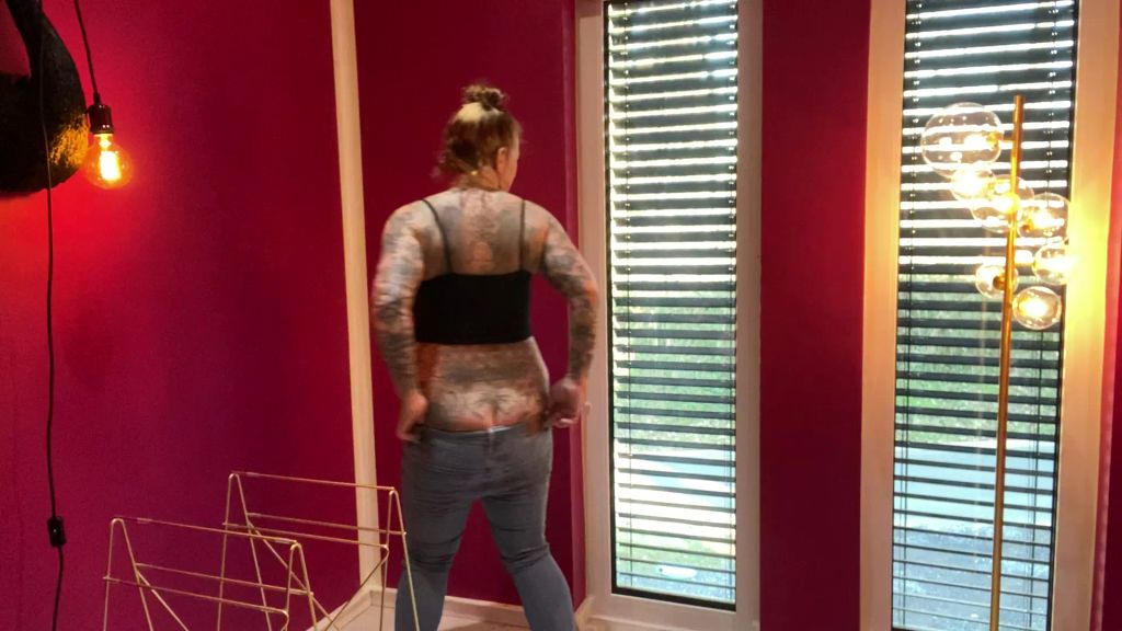 sexy foto nr. 3 von im a work bitch I HCHSCHWANGER BEIM HANDWERKEN EINGEPISST