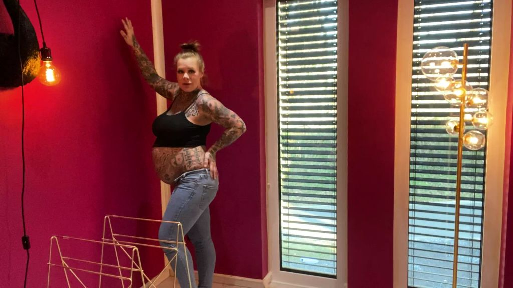 sexy foto nr. 6 von im a work bitch I HCHSCHWANGER BEIM HANDWERKEN EINGEPISST