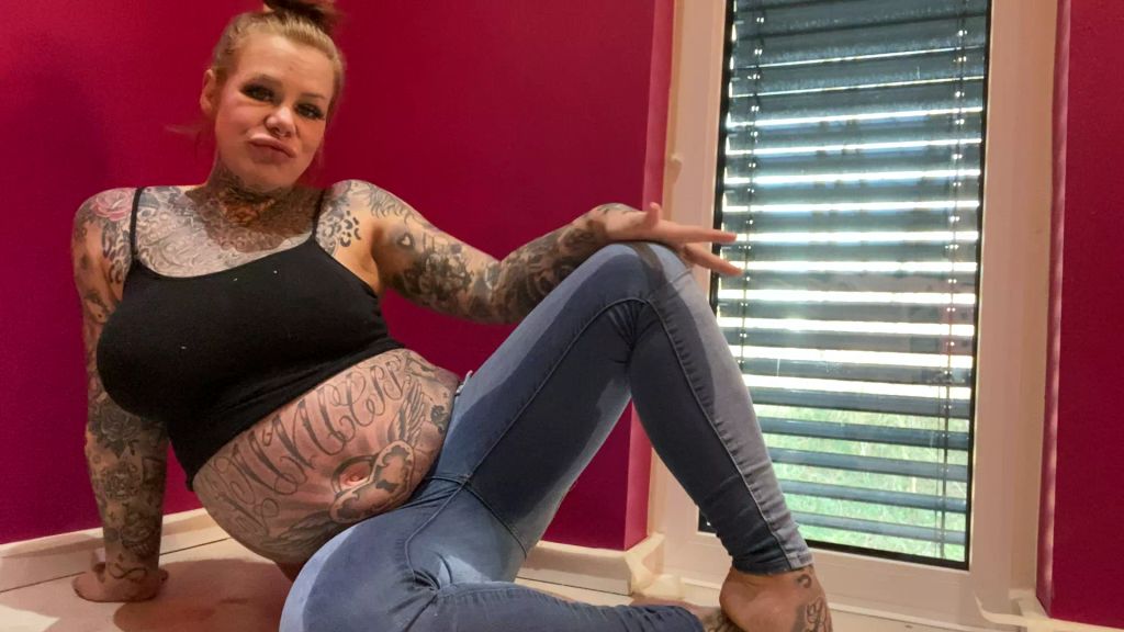 sexy foto nr. 9 von im a work bitch I HCHSCHWANGER BEIM HANDWERKEN EINGEPISST