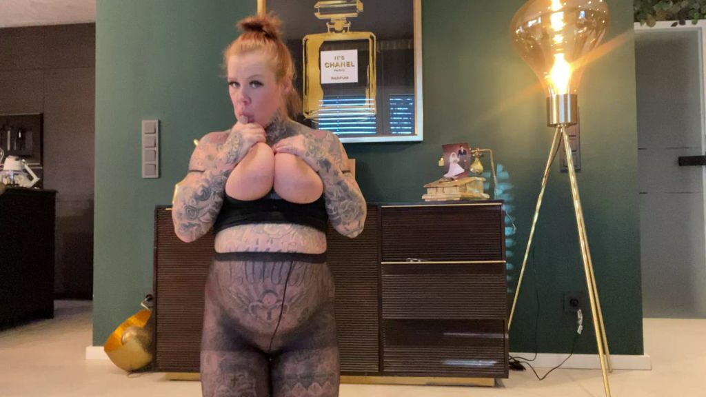 sexy foto nr. 5 von BIN ne GEBÄRMASCHINE I mega KNACKARSCH im 9. MONAT I MILF D