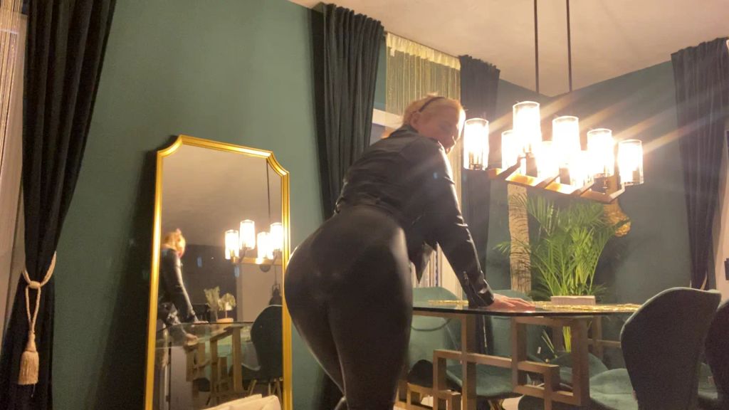 LATEX ARSCH WIXXER  geb mir deinen saft auf meinen FICKARSCH