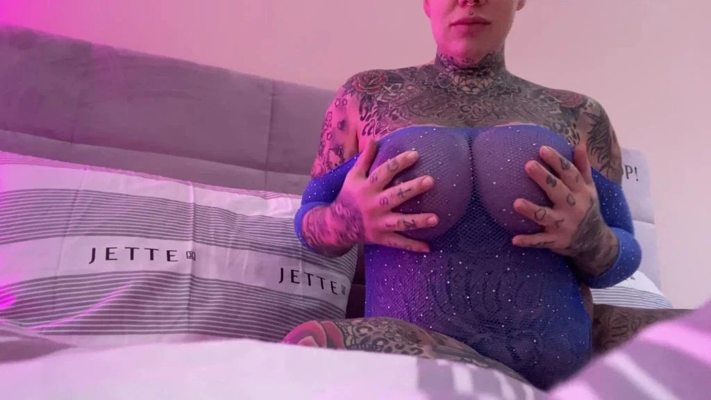 sexy foto nr. 10 von WER SPRITZT WEITER | DU ODER ICH | MILCHTITTEN vs und SCHWAN