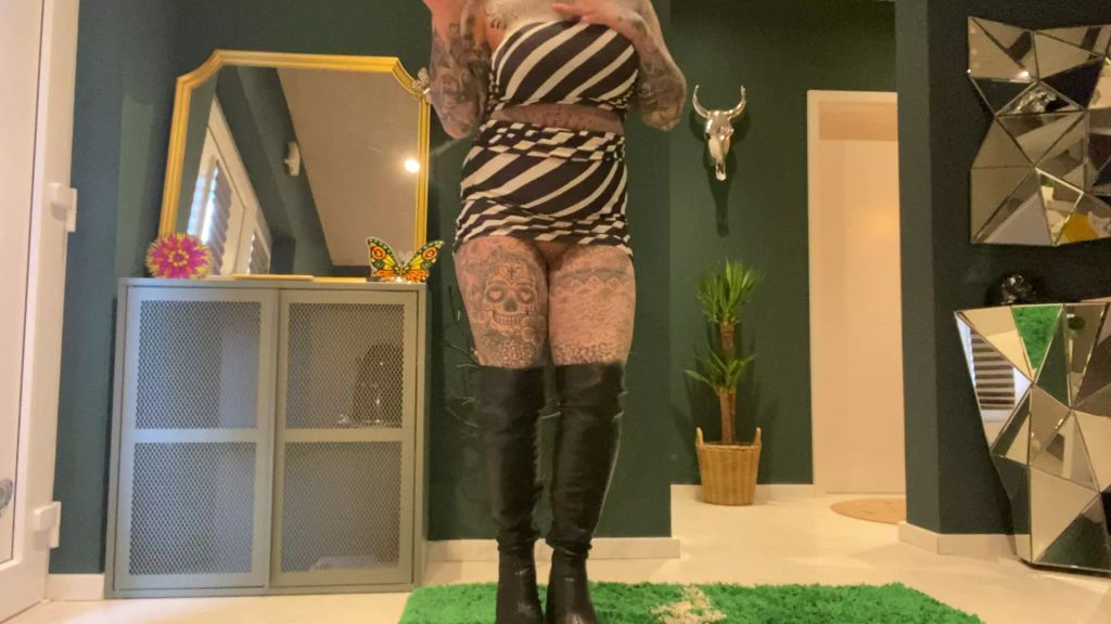 sexy foto nr. 1 von I NEED BOTOX! Hilfe Spritz in meine ungeschminkte fres