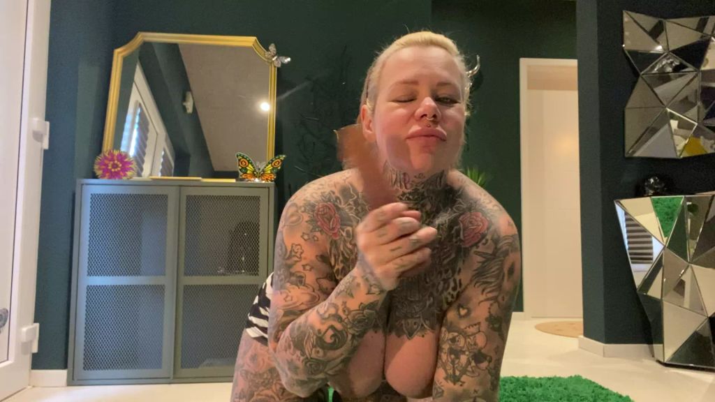 sexy foto nr. 3 von I NEED BOTOX! Hilfe Spritz in meine ungeschminkte fres