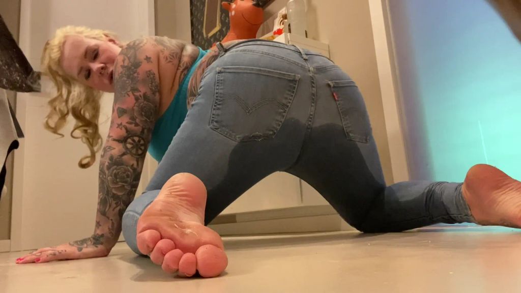 sexy foto nr. 8 von GOLDEN jeans I HEISSER HOWER IN DIE BUMSJEANS