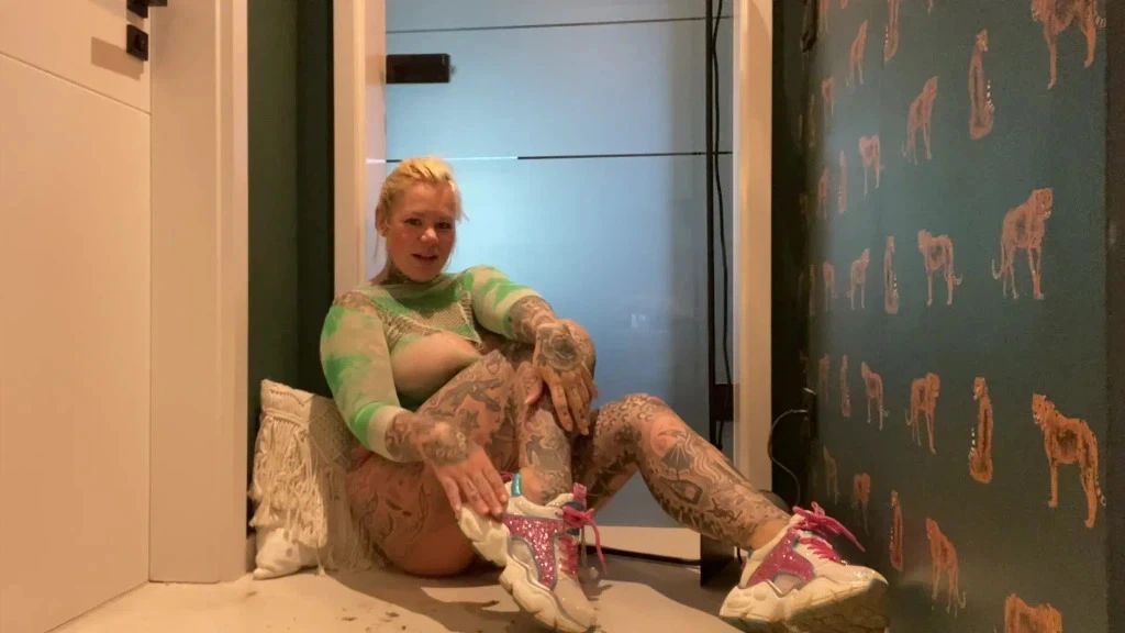 Verdammt perverse sneaker piss