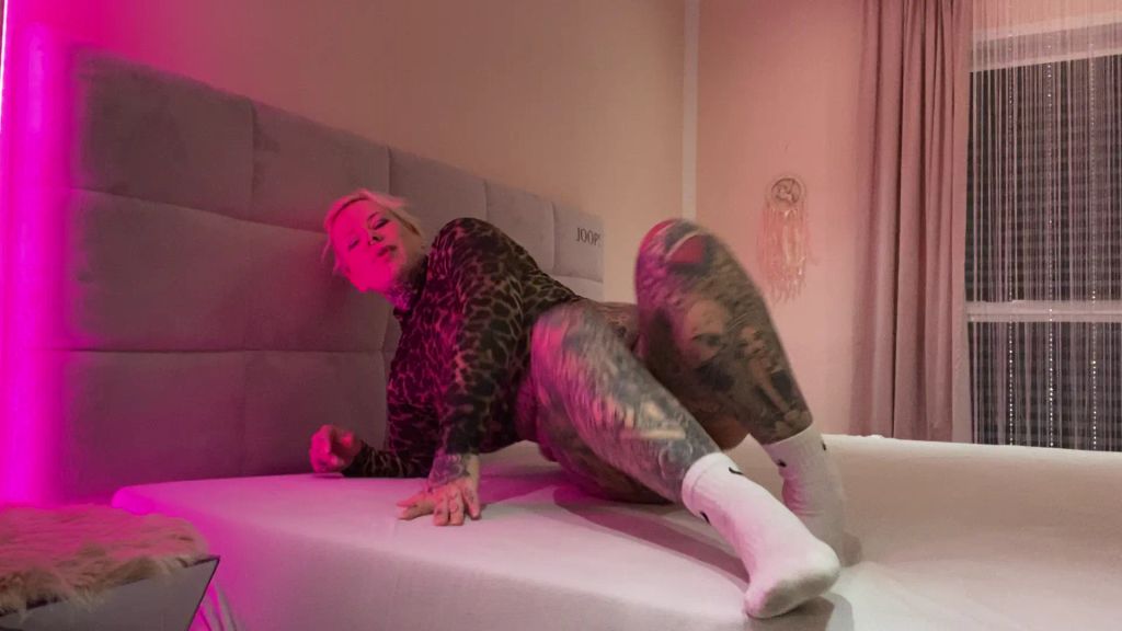 sexy foto nr. 1 von Snocks Trailer | dreckige braune stinke Socken | FRESS