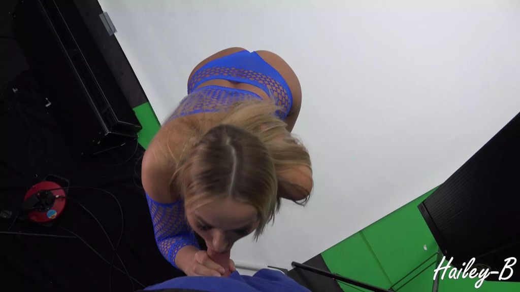 sexy foto nr. 2 von heimlich den geilen Hausmeister auf Arbeit gefickt