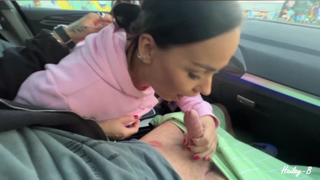 sexy foto nr. 4 von Spontaner Blowjob unter Freunden