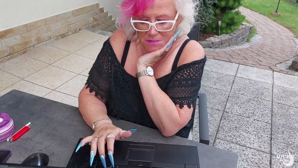 sexy foto nr. 3 von Geiler versauter Nachrichten Chat auf Terrasse