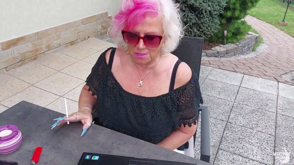 sexy foto nr. 7 von Geiler versauter Nachrichten Chat auf Terrasse