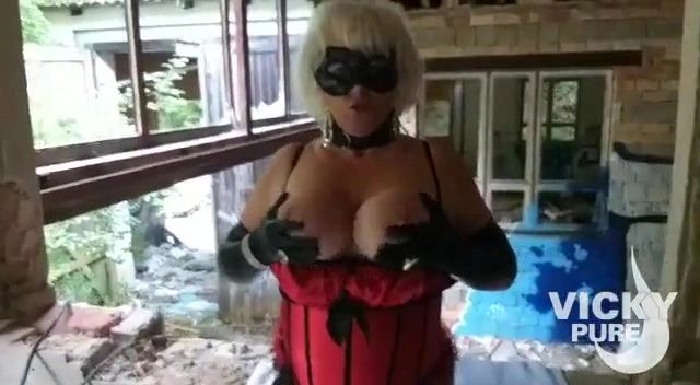sexy foto nr. 9 von Geil in der Ruine