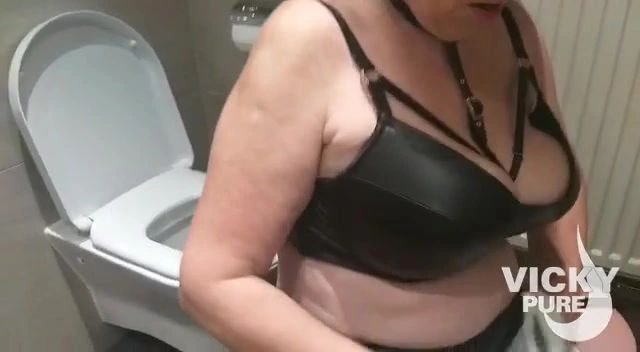 sexy foto nr. 9 von Mein geiles Fötzchen gewaschen