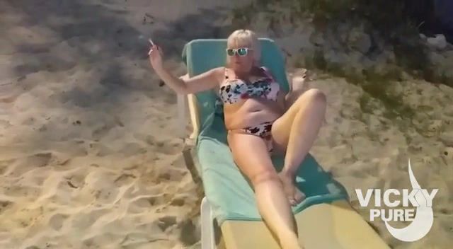 sexy foto nr. 2 von Gleich Hüllenlos am Strand