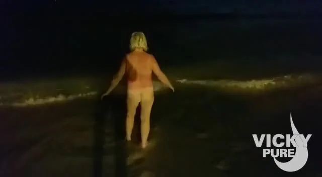 sexy foto nr. 1 von Nacht - nackt - baden