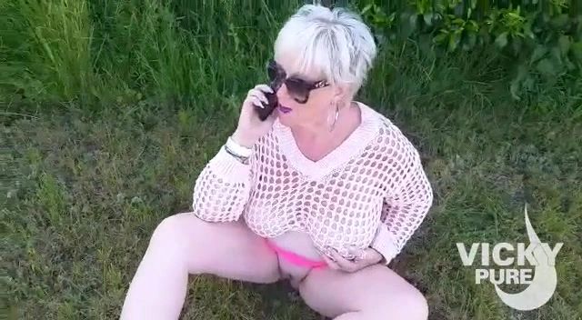 sexy foto nr. 3 von heimlich beim telefonsex gefilmt