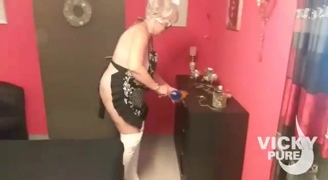 sexy foto nr. 4 von versauter frivoler hausputz