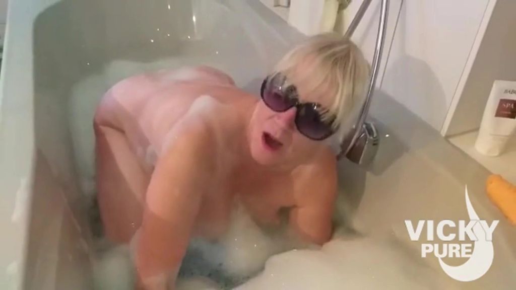 sexy foto nr. 3 von geiler titten schaum