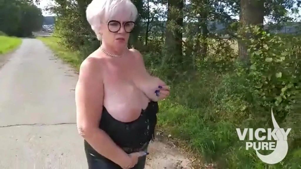 sexy foto nr. 8 von heißes glockenspiel beim sonntagsausflug