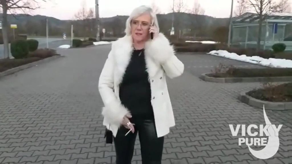 sexy foto nr. 2 von heißes telefonat für nen quicky