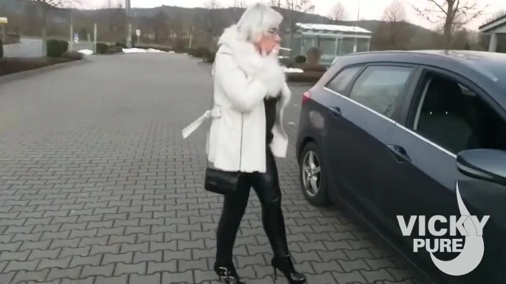 sexy foto nr. 7 von heißes telefonat für nen quicky