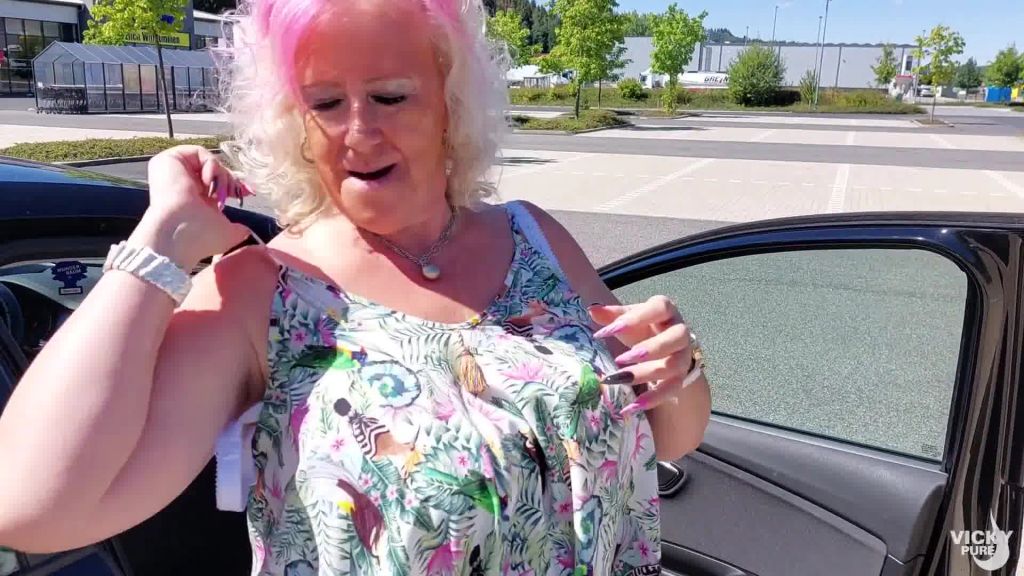 sexy foto nr. 4 von Geil und feucht auf dem Parkplatz