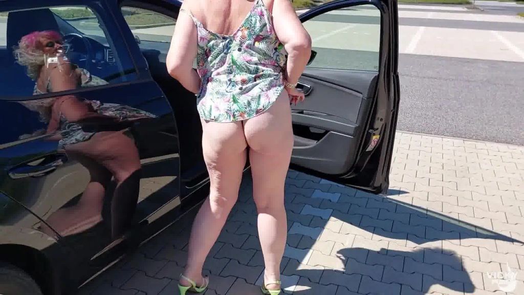 sexy foto nr. 5 von Geil und feucht auf dem Parkplatz