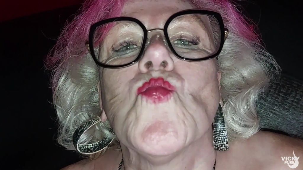 sexy foto nr. 8 von Silber Bitch Vicky bereit für den nächsten Schwanz