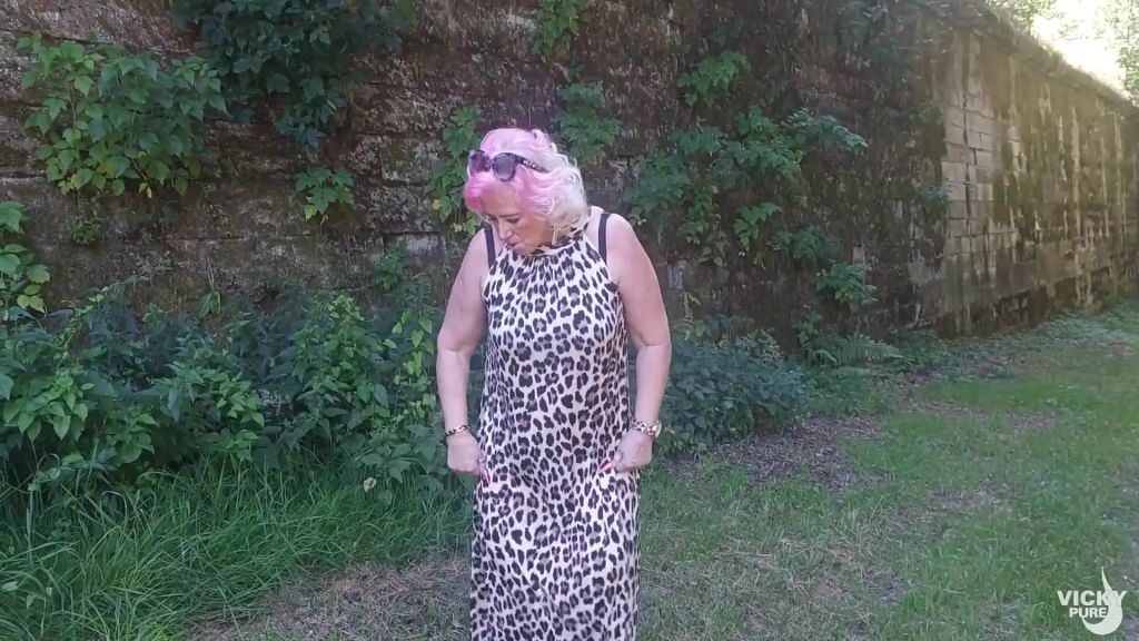 sexy foto nr. 7 von Mit neuem Leo-Kleid jederzeit sofort Fickbereit