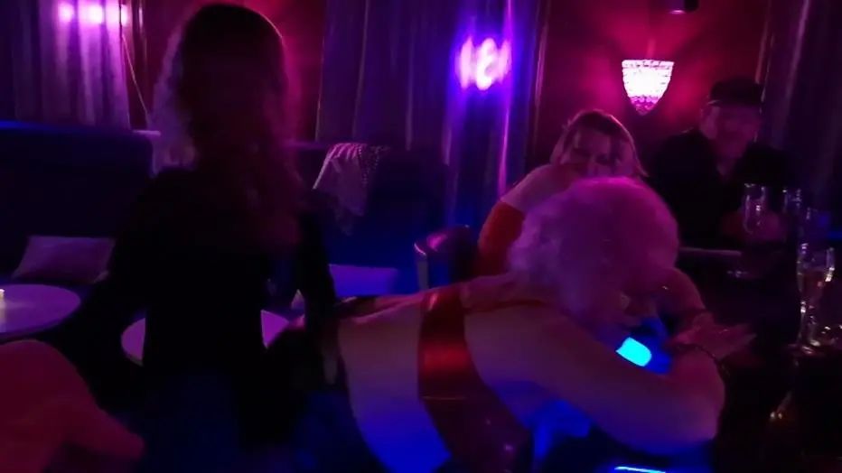 sexy foto nr. 10 von Völlig heiß, verrückt und geil an Silvester zusammen mit meiner Freundin!!!