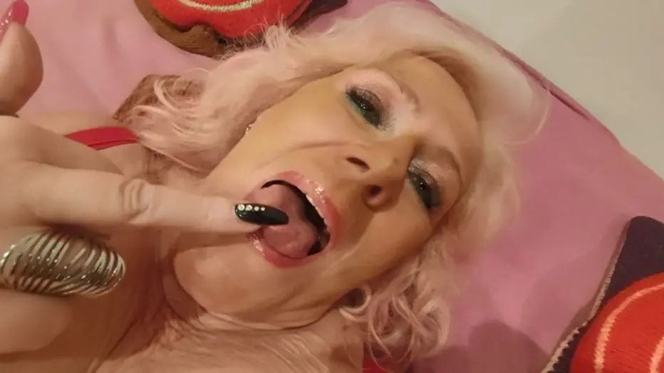 sexy foto nr. 10 von Völlig geil meine Fotze gewichst, bis sie schmatzt und ausläuft