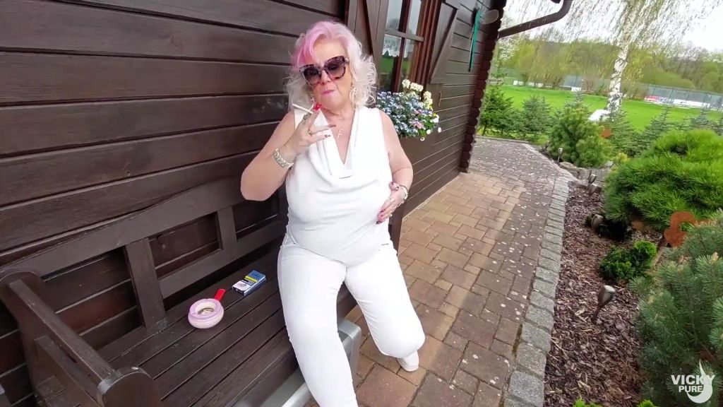 sexy foto nr. 4 von Zigarette und öffentliche Ttten Massage nach dem Frühlingsfest