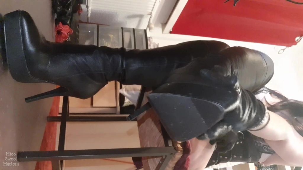 sexy foto nr. 5 von Deine Herrin in Lederoverknees