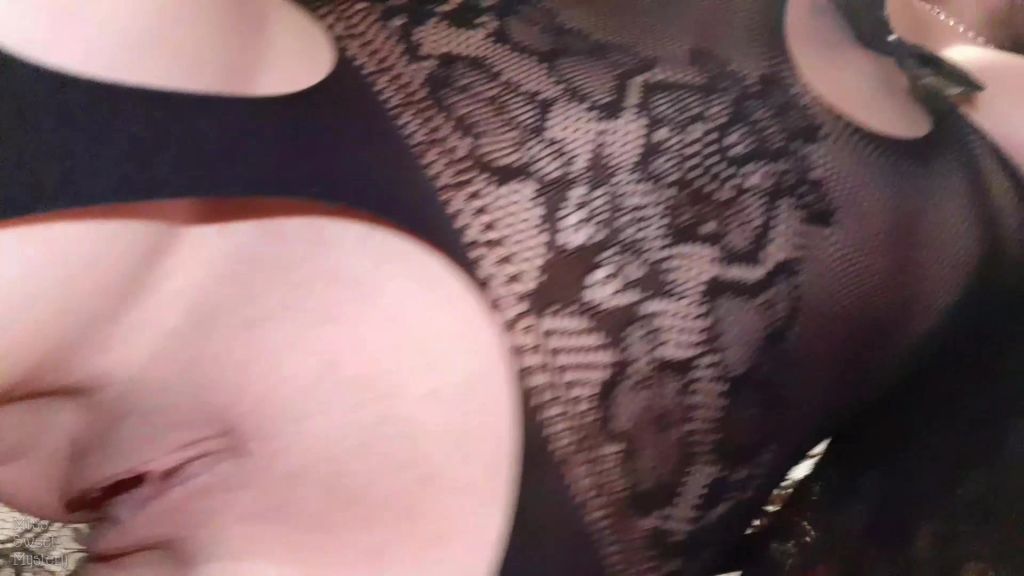 sexy foto nr. 2 von Verführung PUR in heißen Netzdessous & Lackpumps / SEXY FÜßE