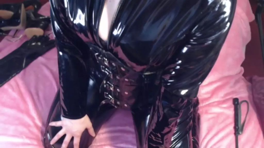 sexy foto nr. 3 von LACK-CATSUIT ☆ Ticketshow