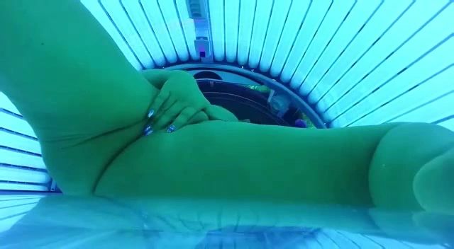 Vorschaubild 5 zum Video „1, NACKTVIDEO - SQUIRT IM SOLARIUM“