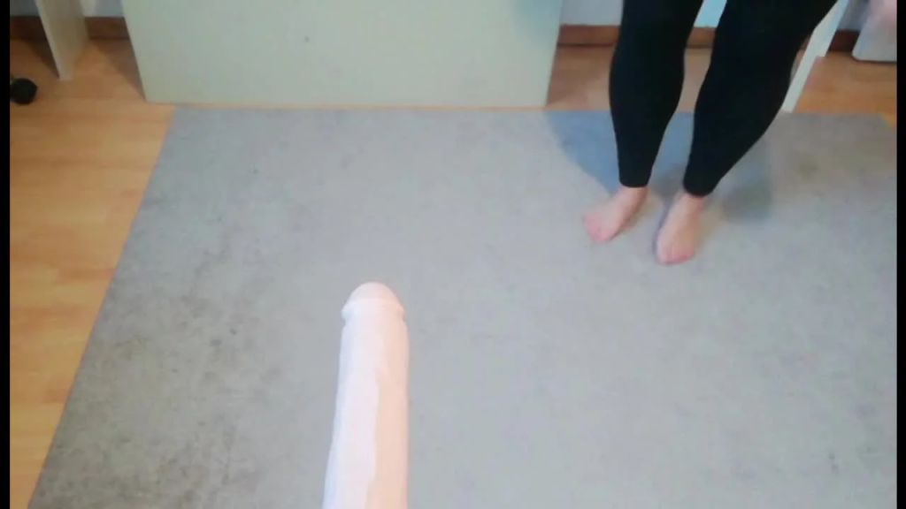 Vorschaubild zum Video „QUICK-BLOWJOB... WENN DIE LUST VOR DER ARBEIT KOMMT!!!“ von Curvy Kiss
