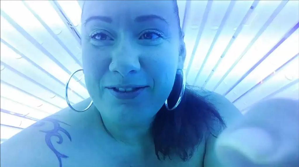 Vorschaubild zum Video „OMG HOFFENTLICH WERDE ICH NICHT ERWISCHT... TOY-SPAß IM SOLA“ von Curvy Kiss