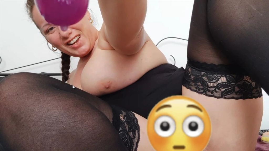 Vorschaubild zum Video „ES GIBT TAGE DA WILL ICH DIE ZEIT ANHALTEN UND EINFACH NUR“ von Curvy Kiss