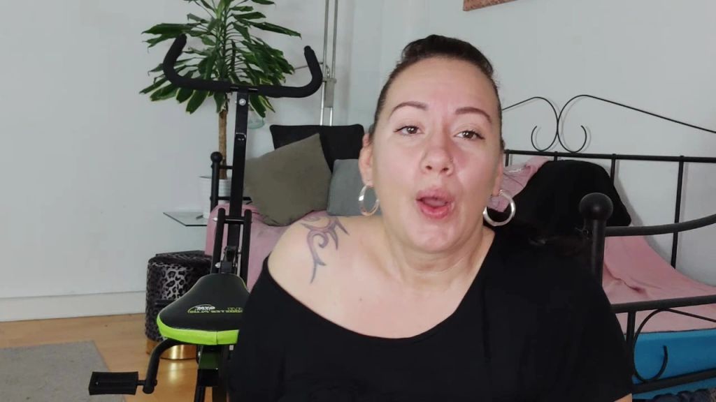 Vorschaubild zum Video „SEXY SPORT CLIP! ICH FICKE MICH SCHLANK.... PUSSY WORKOUT!!!“ von Curvy Kiss