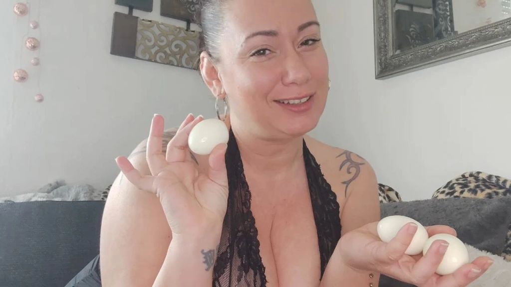 Vorschaubild zum Video „EIERSALAT mit der richtigen Würze! So mache ich mein squirti“ von Curvy Kiss