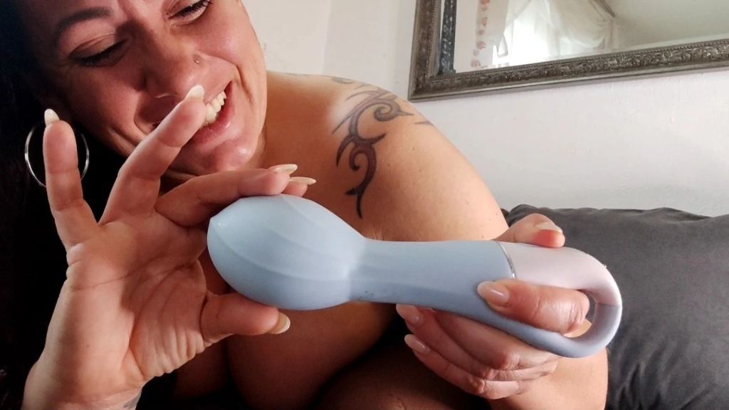 Vorschaubild zum Video „Heels an, Toy raus und Schuss frei!“ von Curvy Kiss