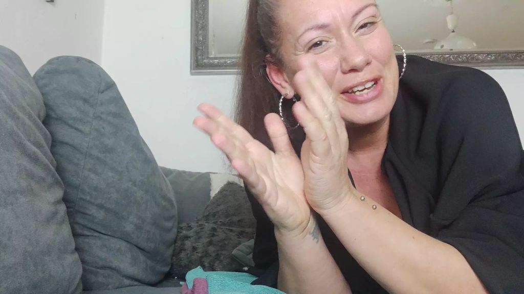 Vorschaubild 2 zum Video „Fragerunde und feuschte Finger!“