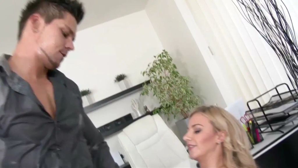 Vorschaubild 5 zum Video „Pisse in die Fresse, Schwanz in die Fotze und Sperma ins Mau“